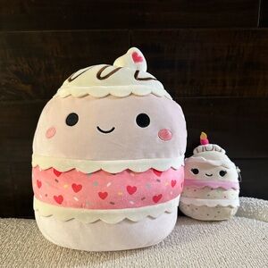 Large Cupcake squish mellow